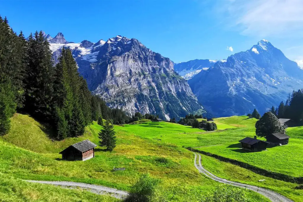 Traumausblick in Richtung Eiger, Mönch und Jungfrau.