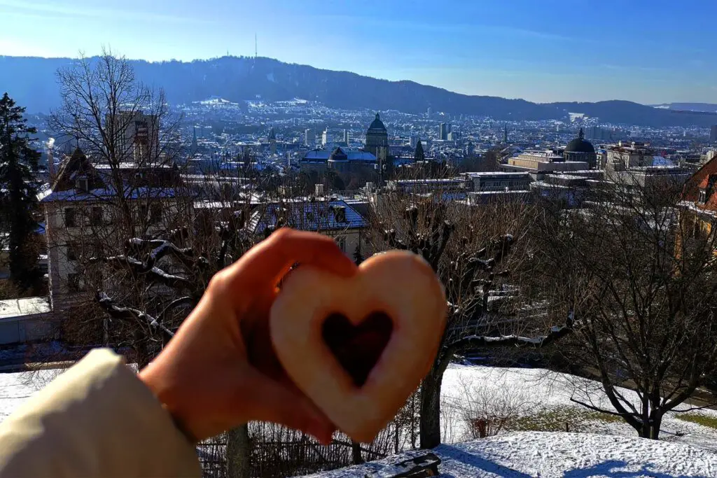 Ausfblick von der Kirche Fluntern in Zürich. Ein weiteres Ausflugsziel.