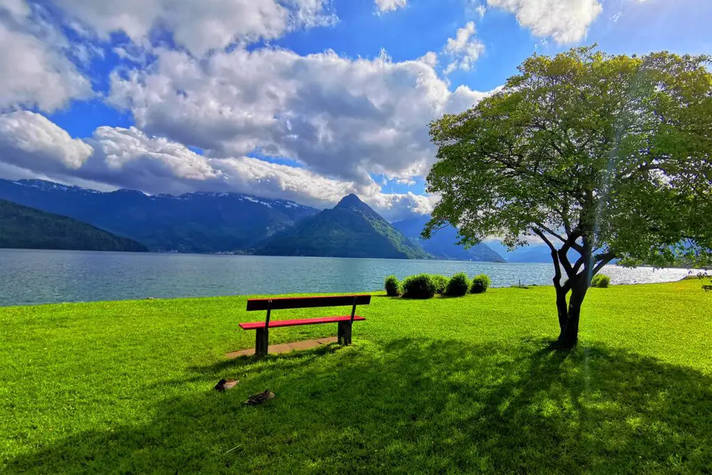 Buochs mit SIcht auf den Vierwaldstättersee.