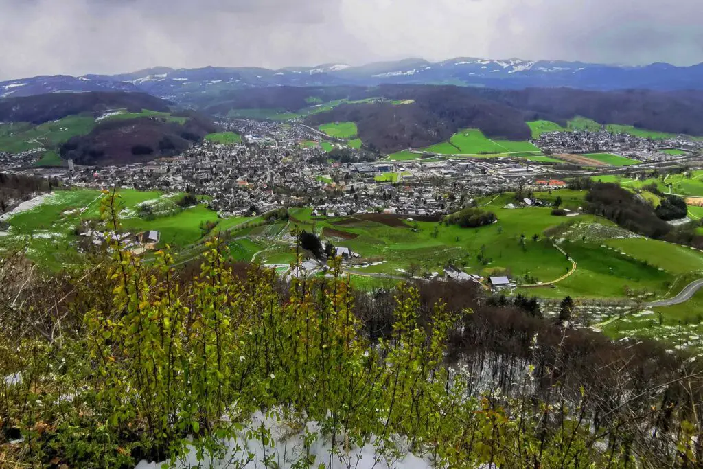 Aussicht von der Sissacher Flue. Besonders im Baselbiet eines der Top-Ausflugsziele.