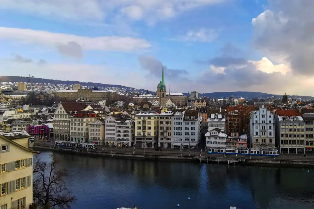Traumhafte Aussicht auf das Niederdörfli in der Stadt Zürich.
