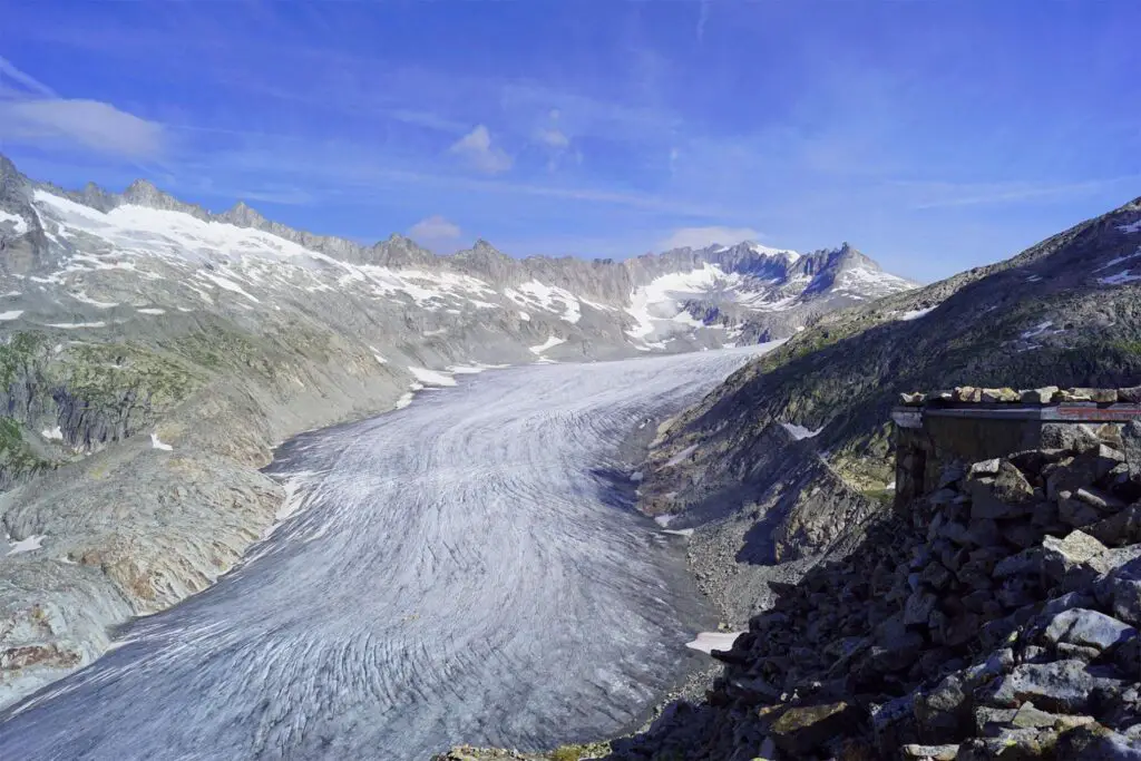 Geheimtipp Wanderung mit atemberaubende Aussicht auf den Rhone Gletscher und ein aussergewöhnliches Bergpanorama nur für dich ganz ohne Leute.