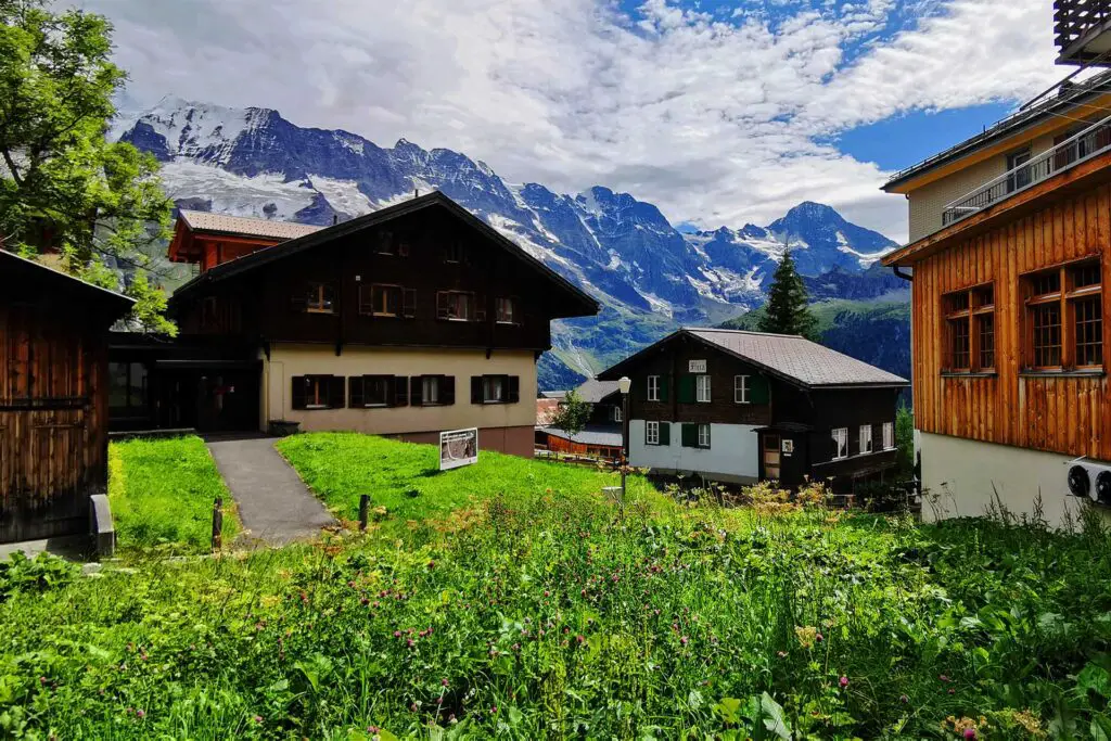 The mountain village of Mürren is a dream place for vacations in Switzerland.