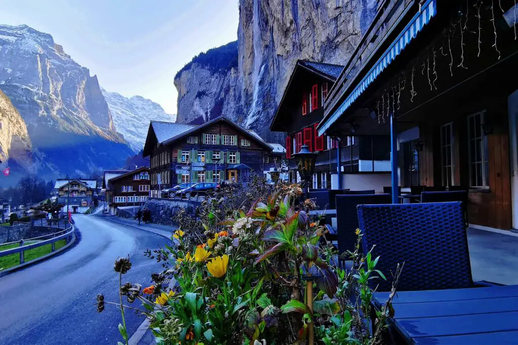 Magisches Lauterbrunnen ist ein beliebtes Ausflugsziel für Ferien Schweiz.