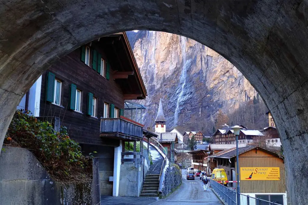 Lauterbrunnen with the Staubbach Falls.