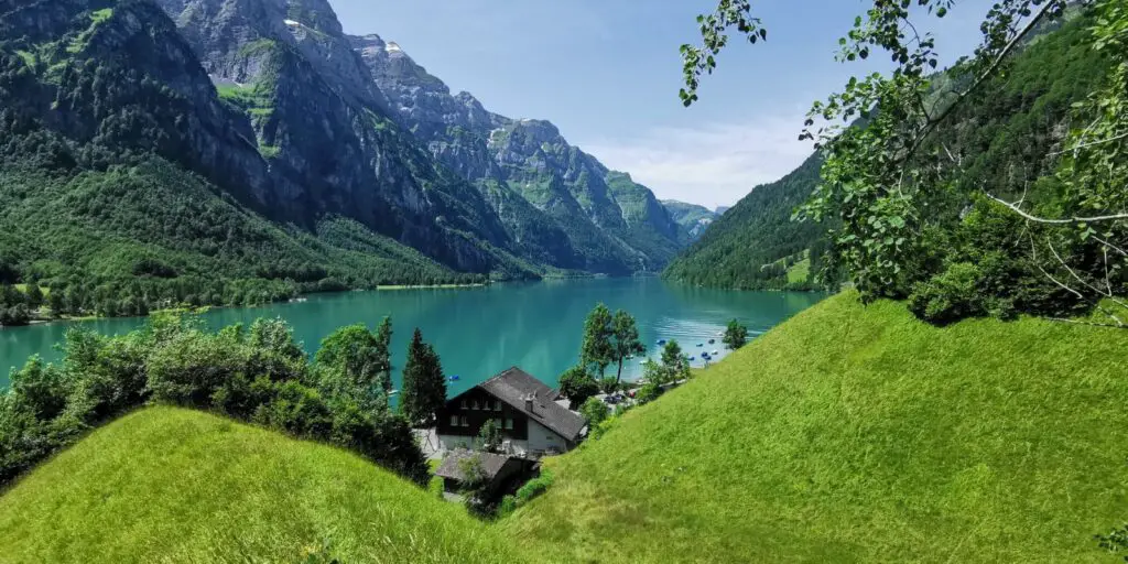 Klöntalersee - ein tolles Ausflugsziel im Kanton Glarus