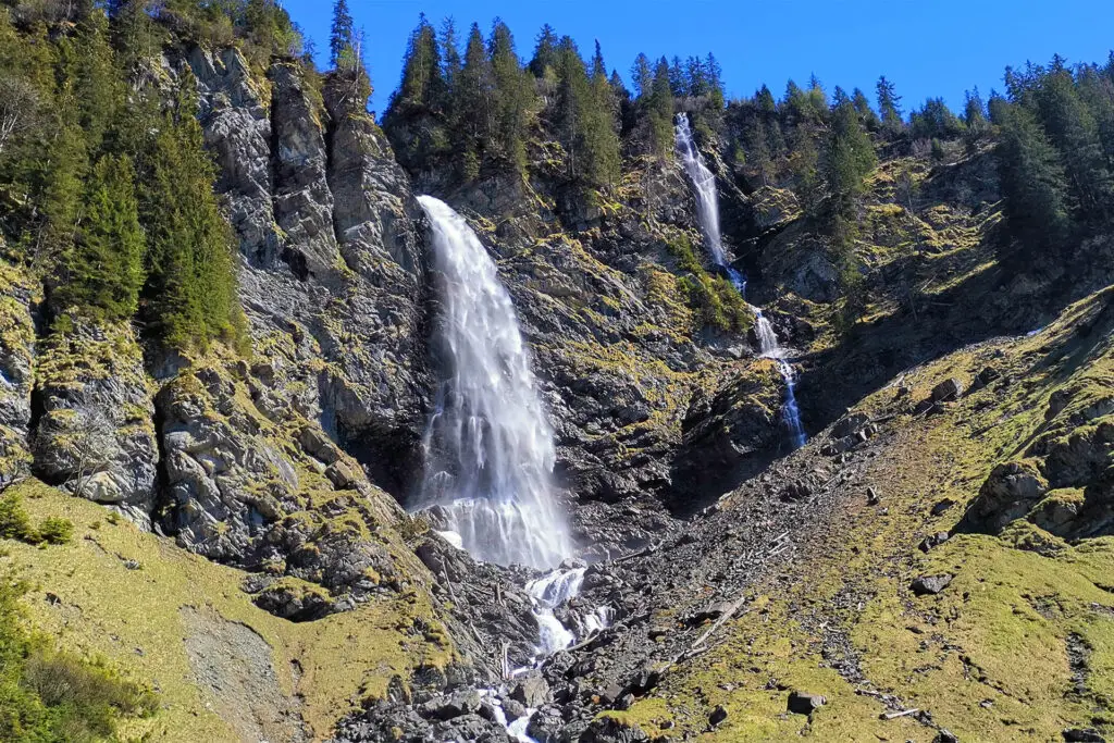 Der Stäubifall bei Unterschächen ist ein beliebtes Fotomotiv in der Schweiz.