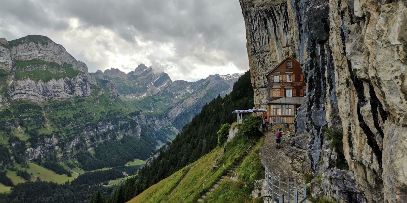 Book your Guided Private Switzerland Tours | Switzerland by Locals