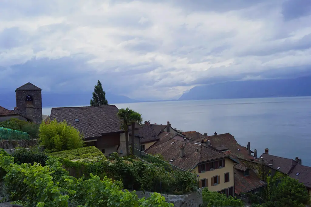 Saint-Saphorin, VD - Grand Tour of Switzerland Höhepunkt für Weinliebhaber