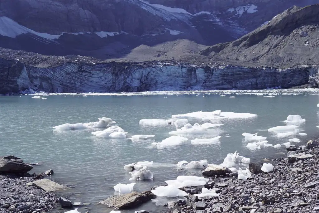 Der Claridensee am Klausenpass ist einer der schönsten Gletscherseen der Schweiz.