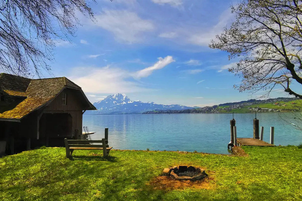 Greppen ist das Nachbarsdorf von Küssnacht am Rigi.