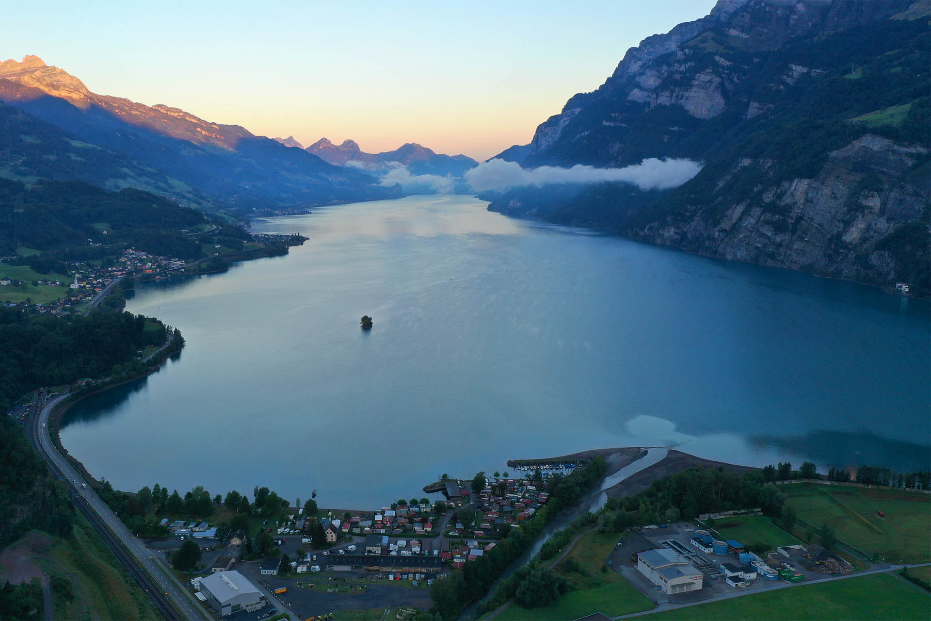 Lake Walensee is as well just 40 minutes from Zurich.