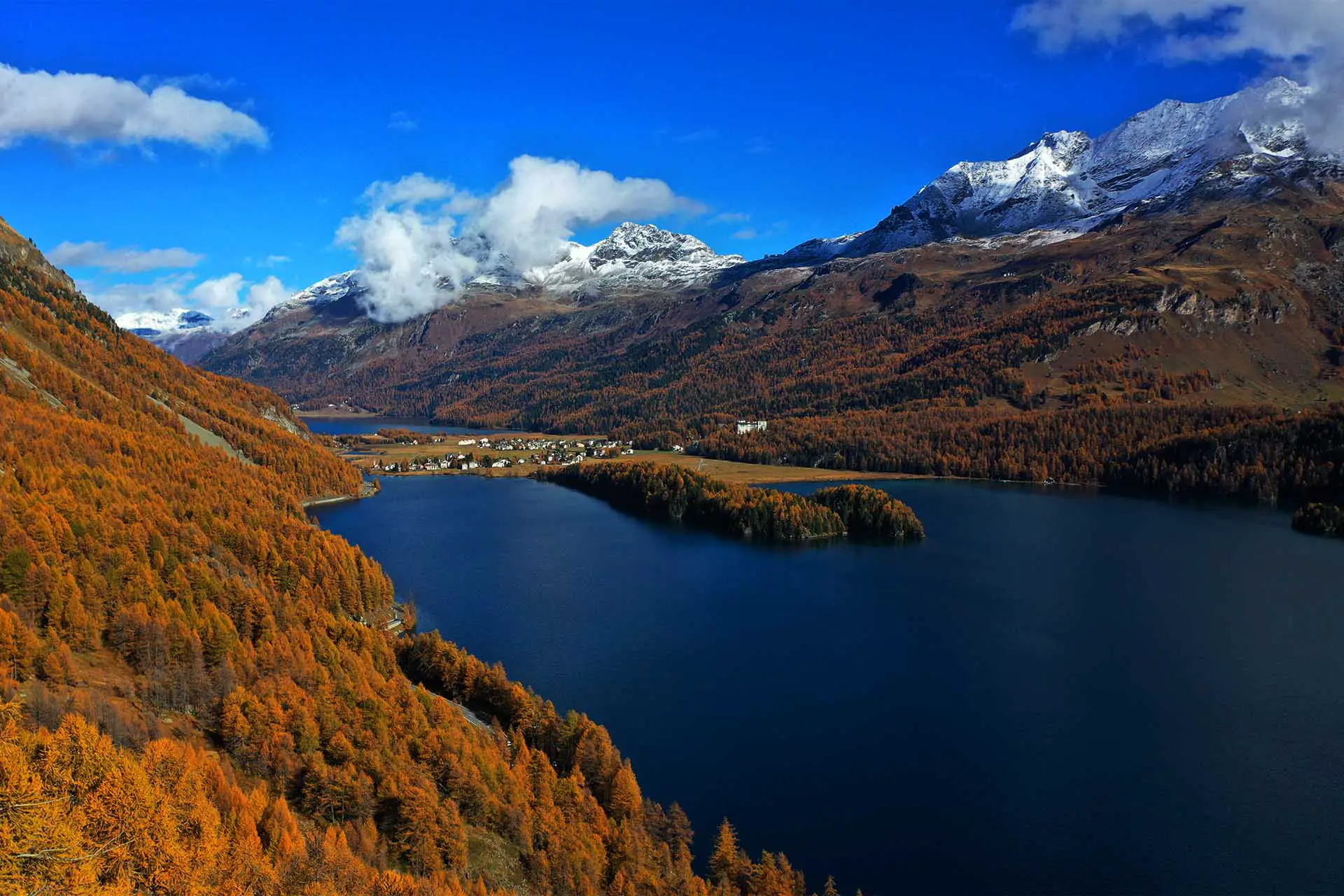 Silsersee - einer der grössten Seen der Schweizer Alpen.