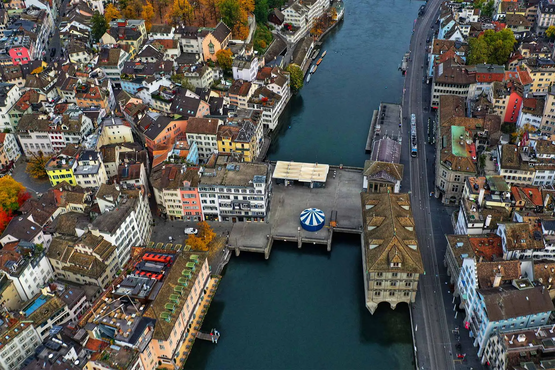 Wunderschönes Ausflugsziel - die Stadt Zürich im Herzen der Schweiz.