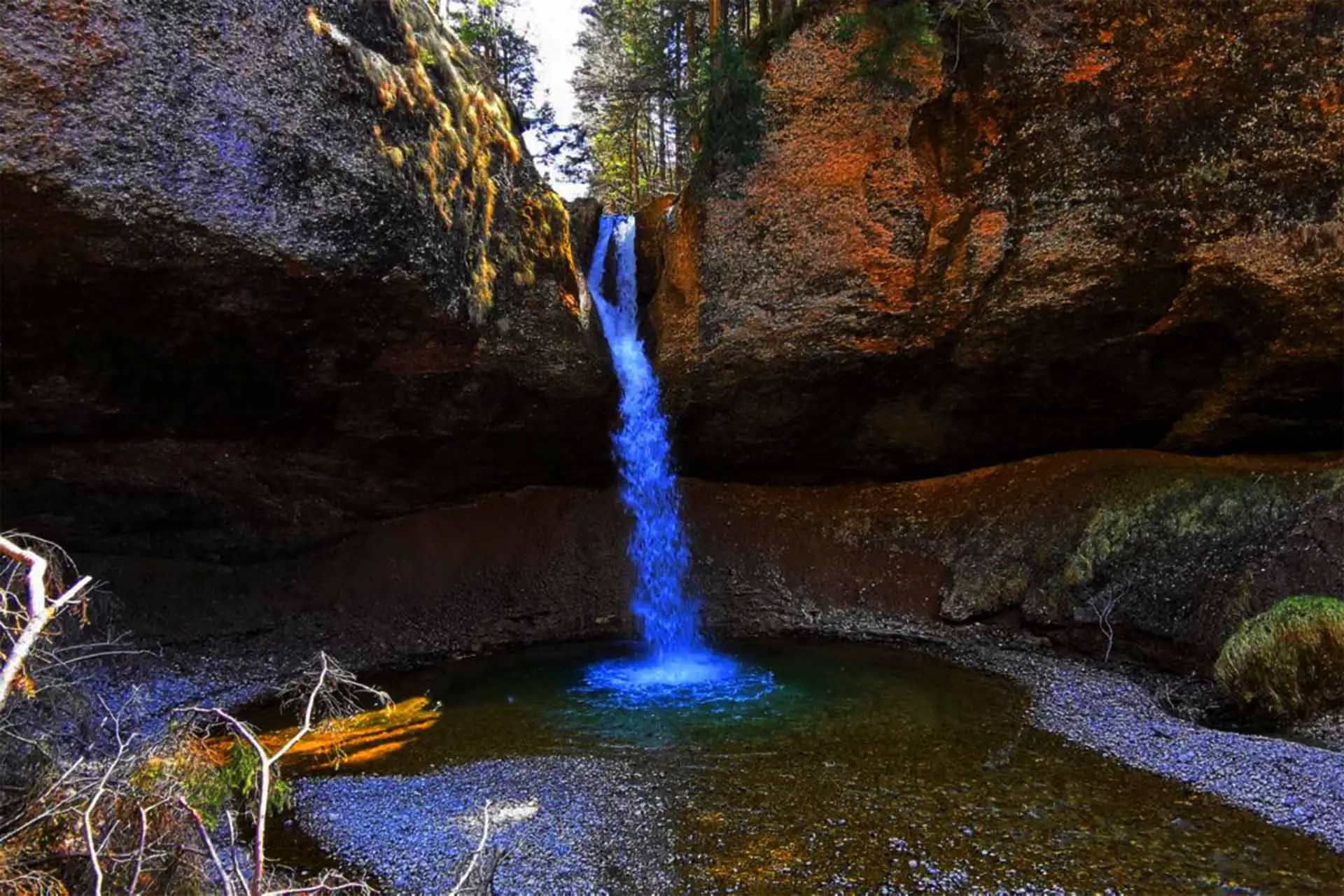 Der Wasserfall Lauf ist einer der schönsten Wasserfälle im Zürcher Oberland