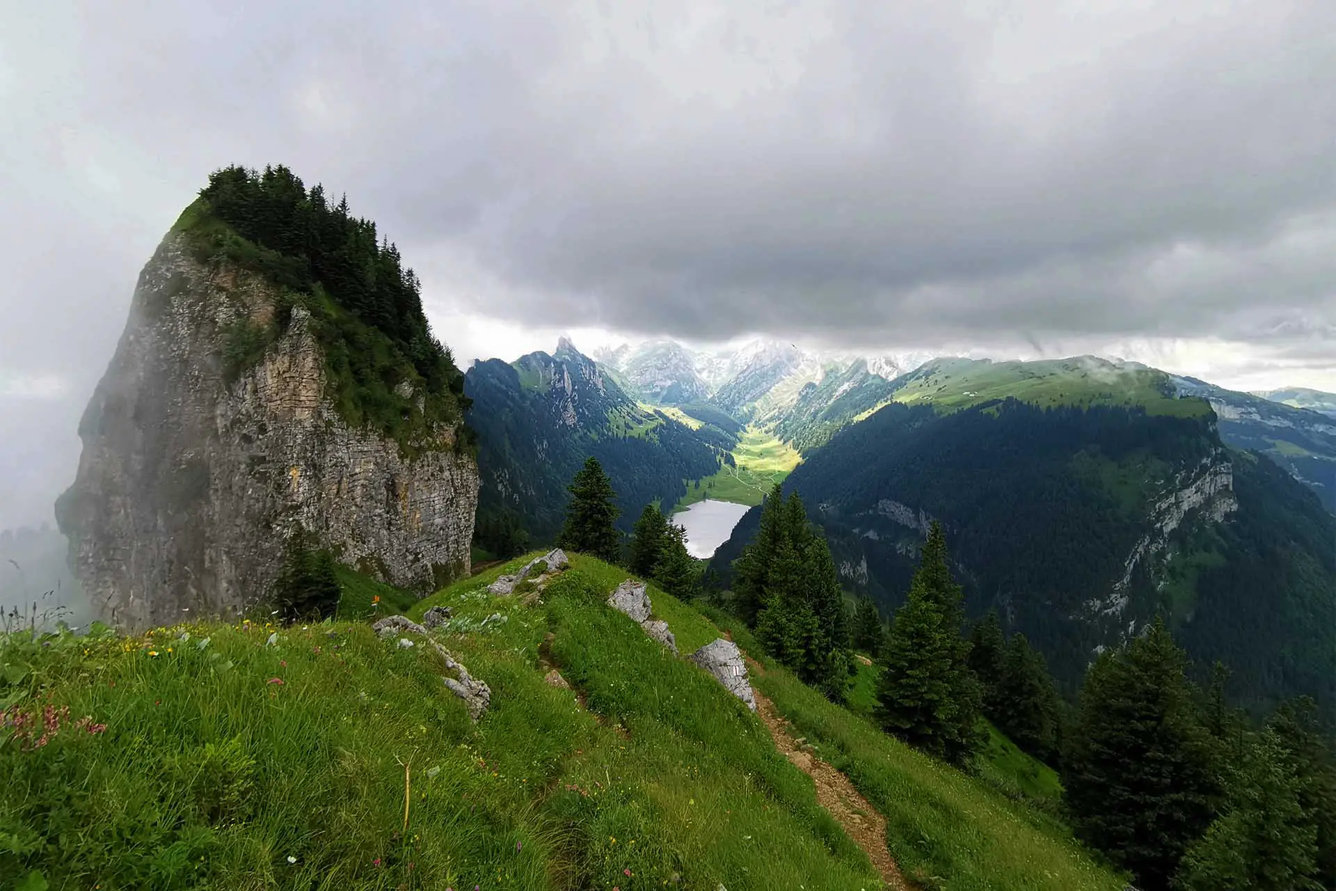 Atemberaubender Hoher Kasten - Ausflugsziel in der östlichen Schweiz.