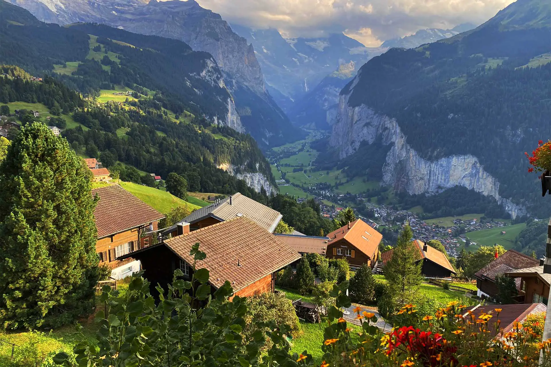 Views from Wengen to the Lauterbrunnen Valley.