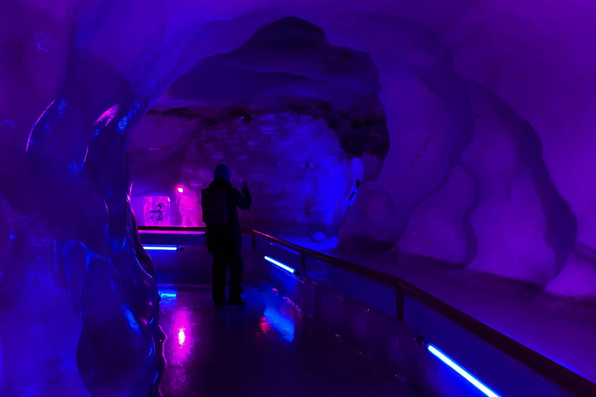 Ice Cave auf dem Titlis - ein bekanntes Ausflugsziel der Schweiz