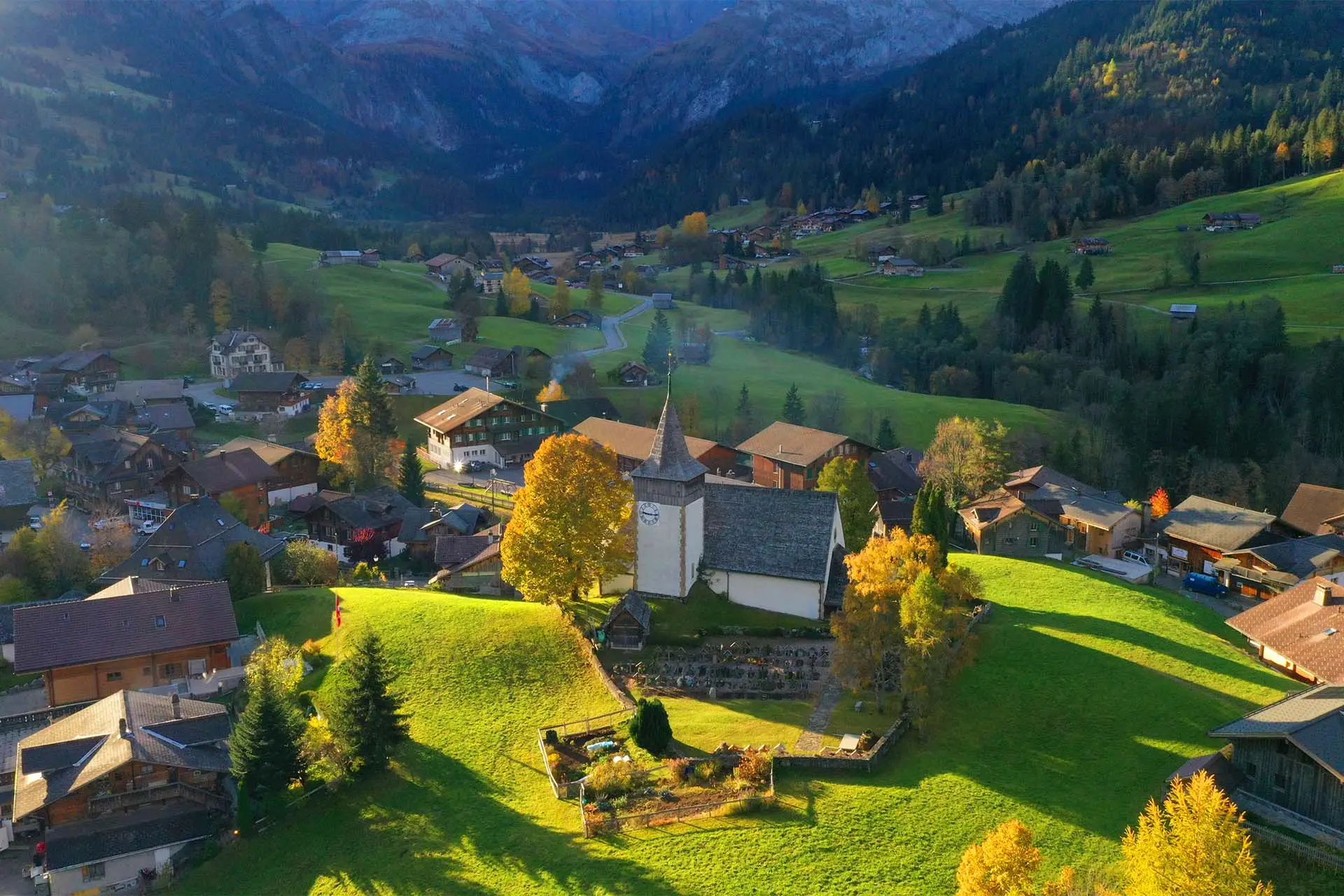 Lauenen bei Gstaad - eines der wunderschönen Ausflugsziele in der Region.